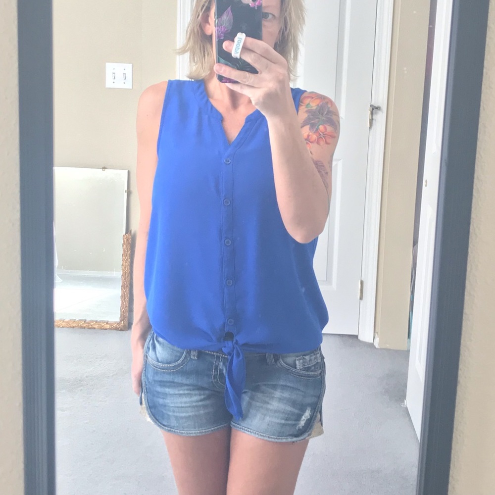 ✨Sleeveless blouse ✨